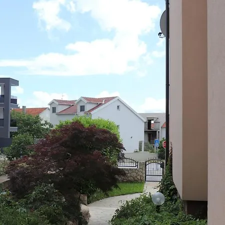 Sara * Brodarica (Sibenik-Knin)