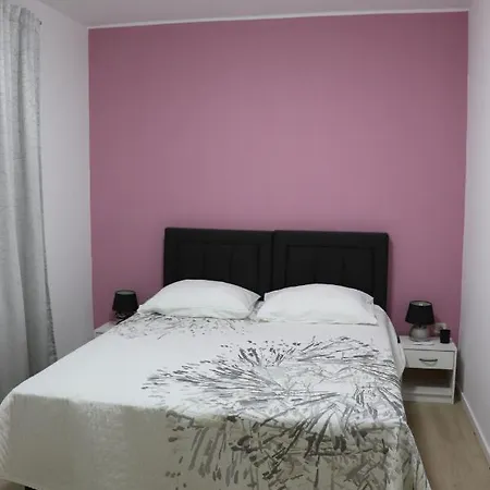 Sara Brodarica (Sibenik-Knin)