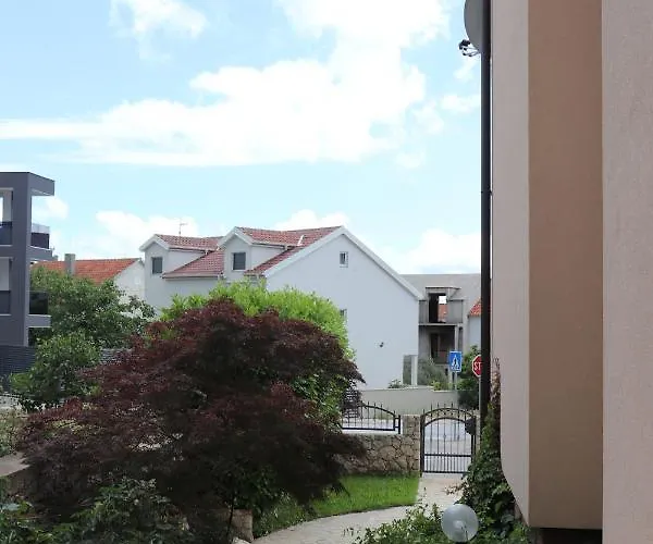 Sara * Brodarica (Sibenik-Knin)