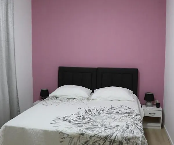 Sara Brodarica (Sibenik-Knin)